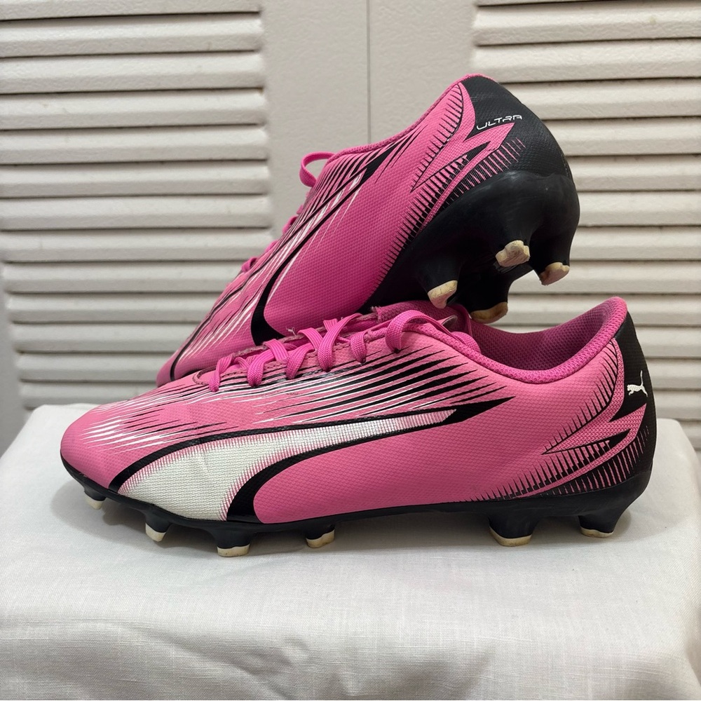 Puma Ultra Pink/Black Soccer Cleats - Size 8 US Men